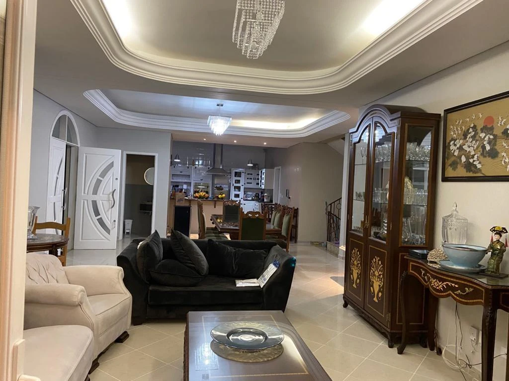 6-bedroom house, 4 with their own bathrooms, 495 m² — photo 3