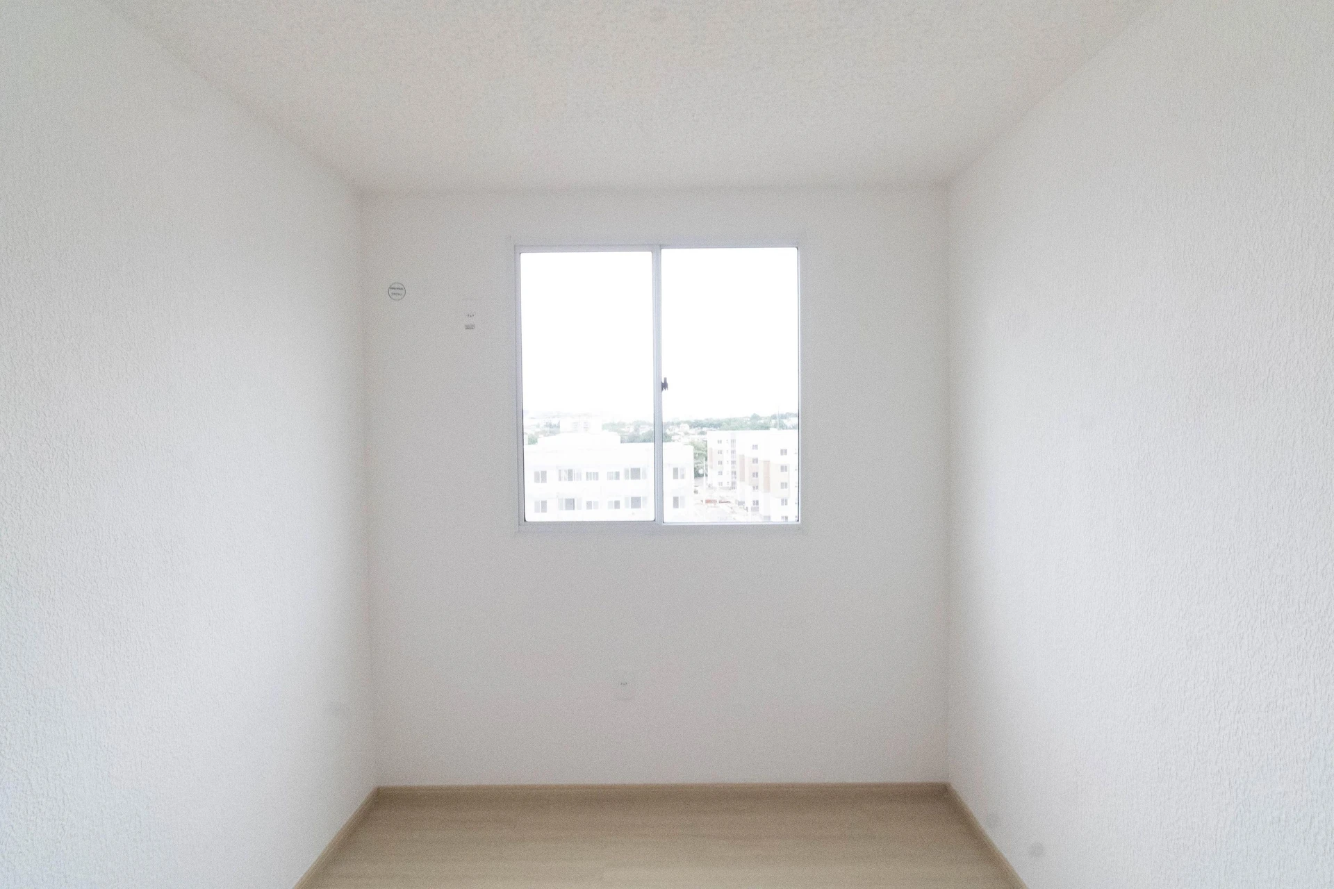 2-bedroom apartment in a building with a gym — photo 15