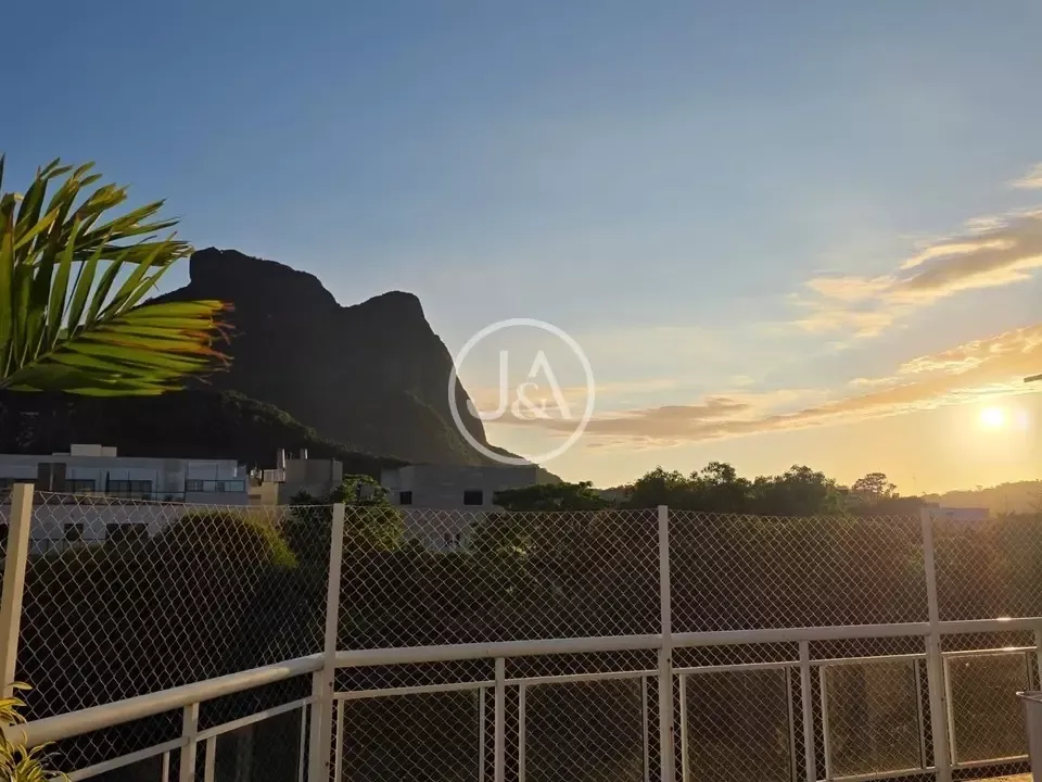 3-bedroom apartment with a grill on the balcony — photo 4