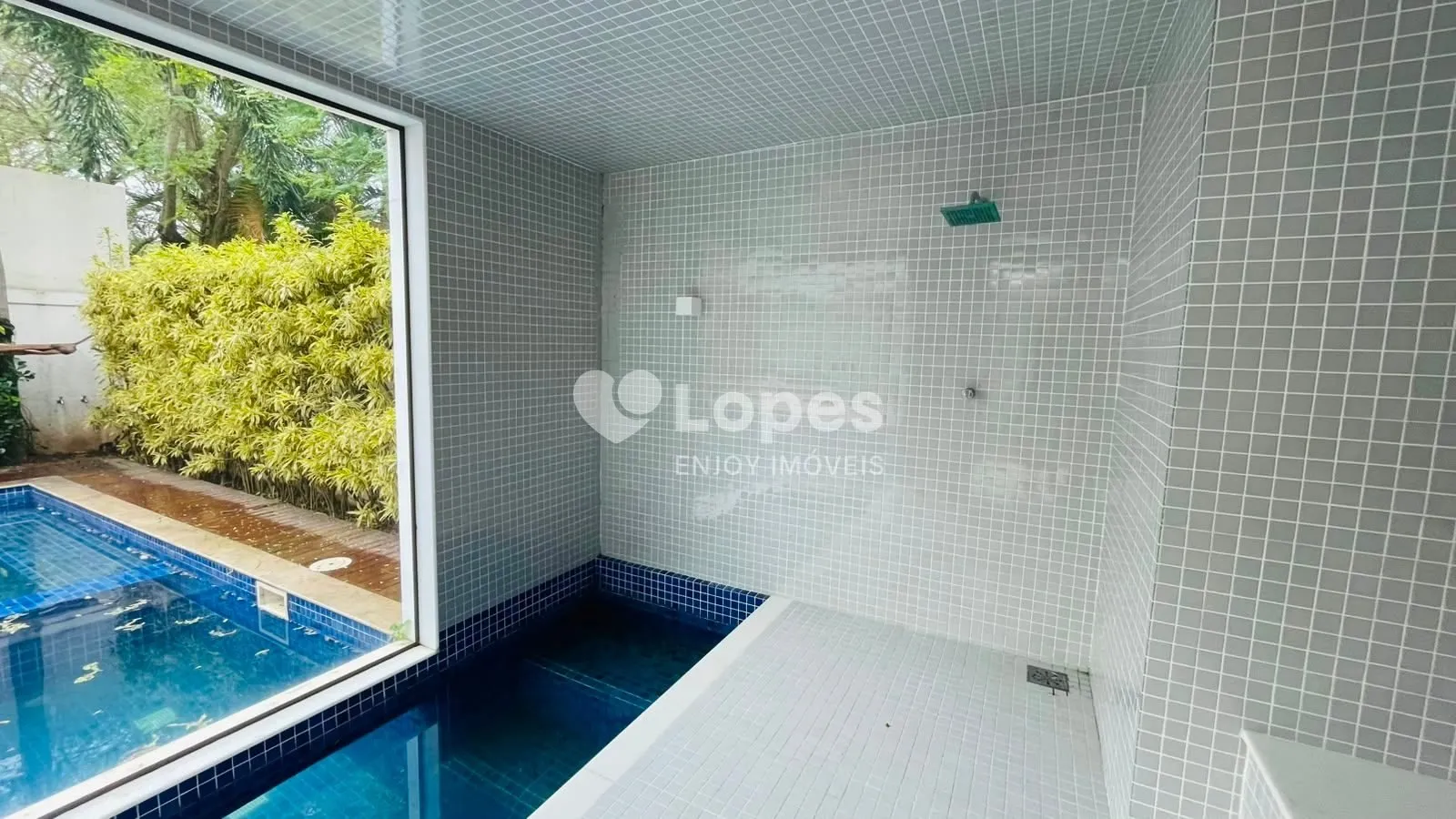 Furnished house with 5 en-suite bedrooms 600 m² — photo 25