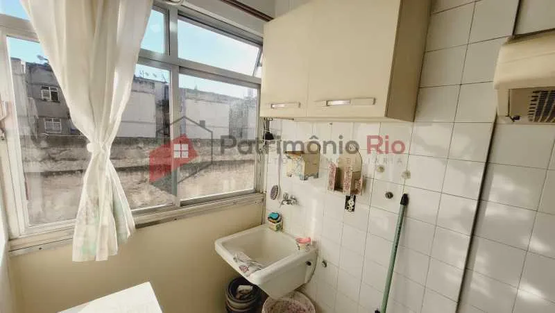 2-bedroom apartment in a building with a pool — photo 5