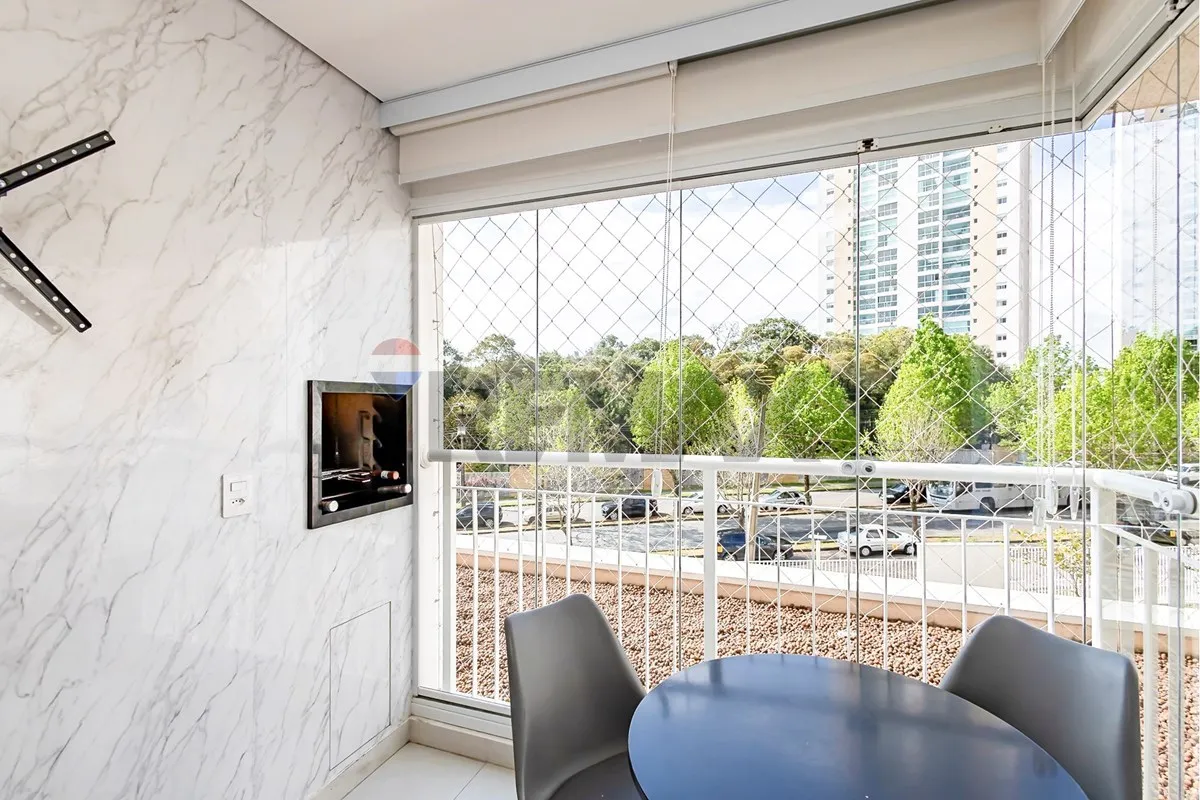 Glass-enclosed balcony in a 2-bedroom apartment, 69 m² — photo 26