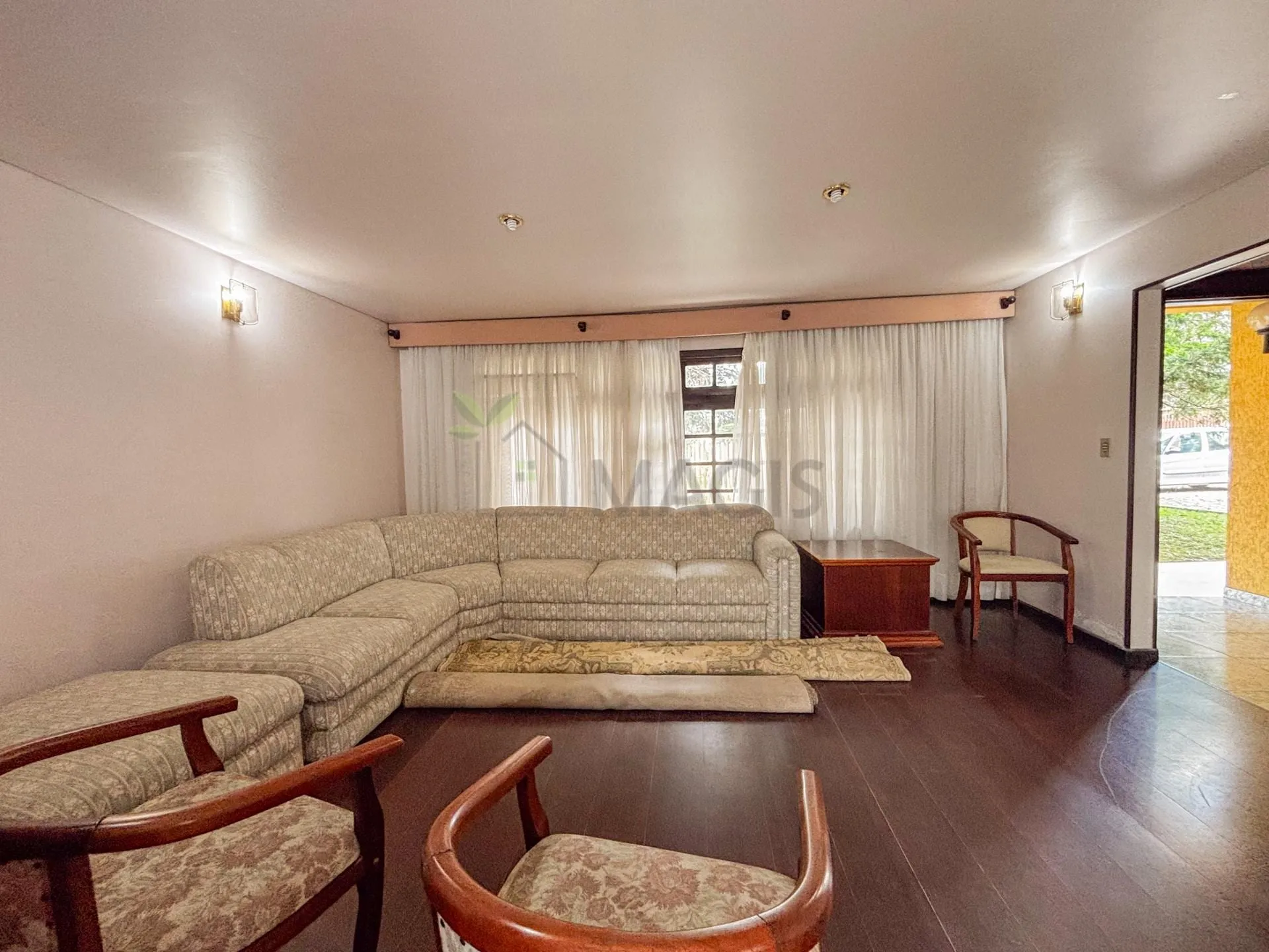 House with 5 bedrooms and 13 parking spaces across 2 floors — photo 39