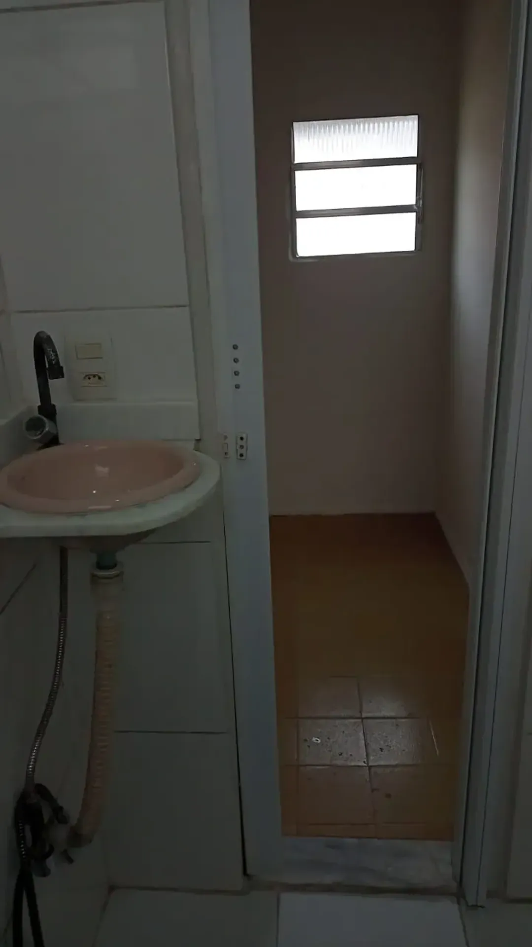 Apartamento de 1 quarto com cozinha compacta e 1 banheiro — photo 22