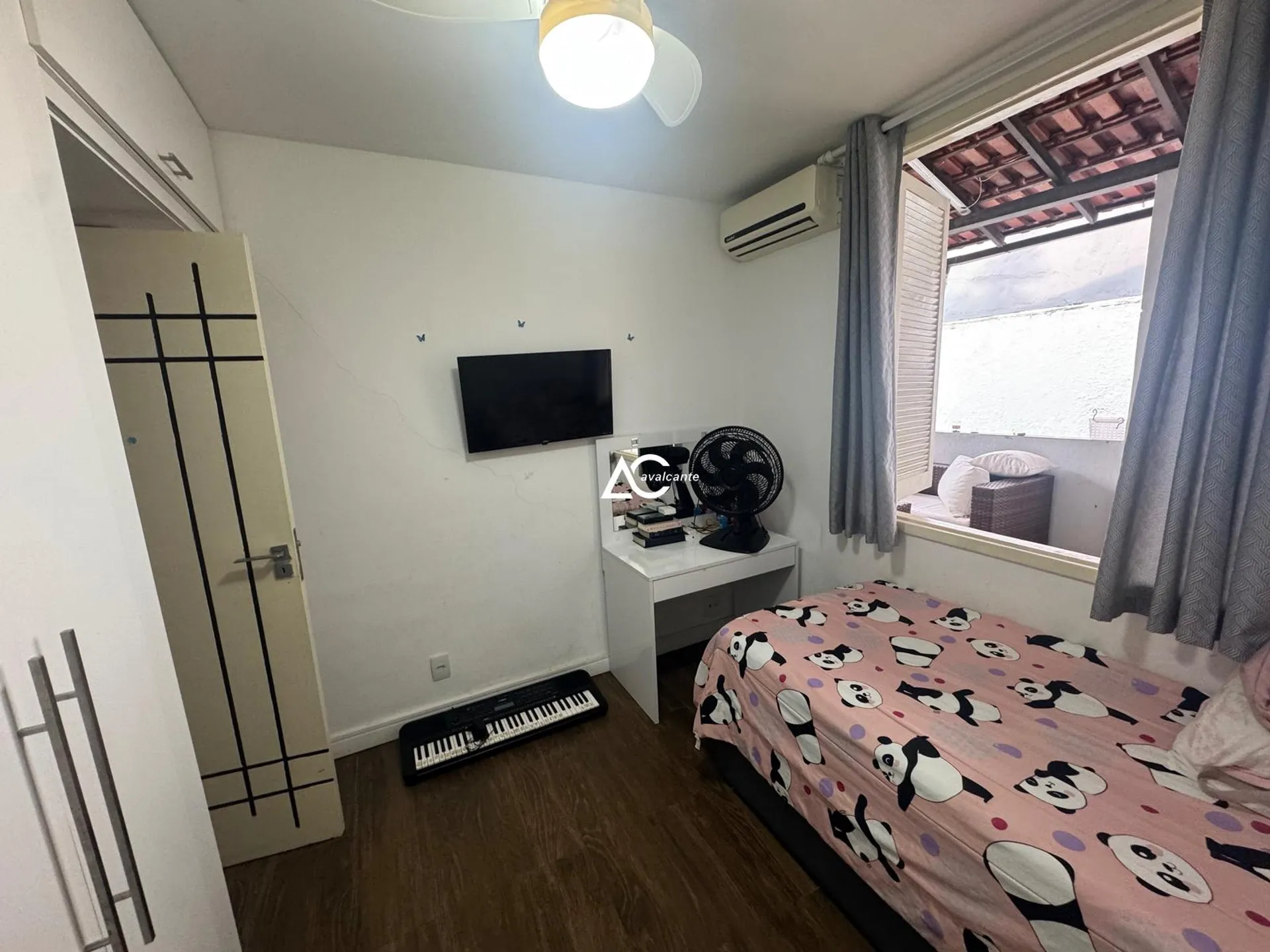 Washing machine in a 3-bedroom house, 360 m² — photo 46