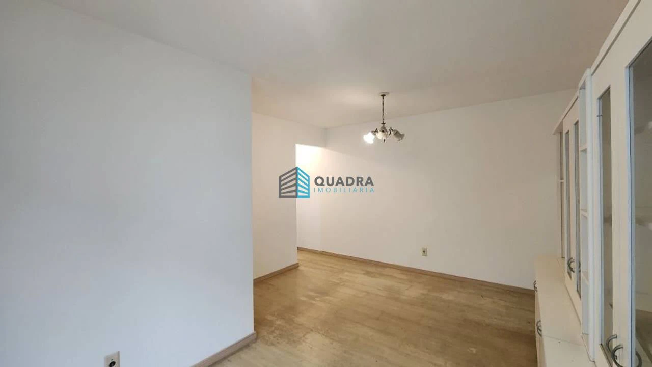 Departamento con piso de madera o laminado en Florianópolis — photo 19