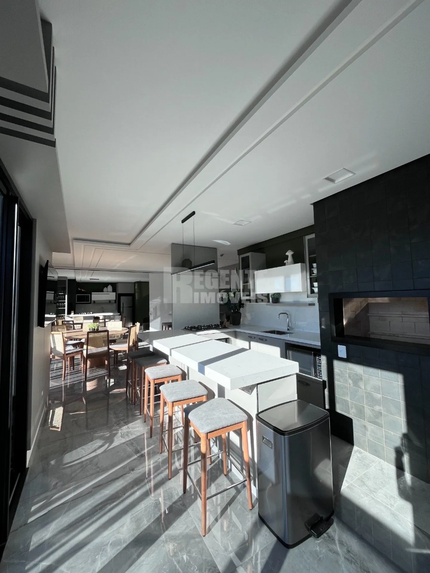 Apartamento amueblado de 2 dormitorios con balcón — photo 18