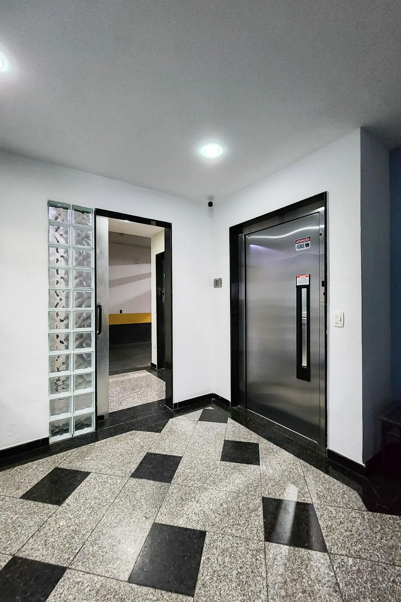 Apartamento para locação com 2 quartos, varanda e 2 banheiros — photo 34