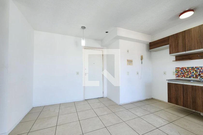 2-bedroom apartment in a building with a gym — photo 5