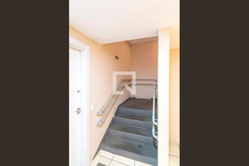 2-bedroom apartment in a building with a gym — photo 33