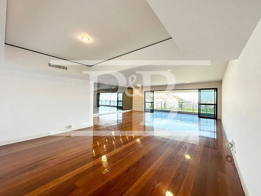 4-bedroom apartment with balcony and 319 m² — photo 10