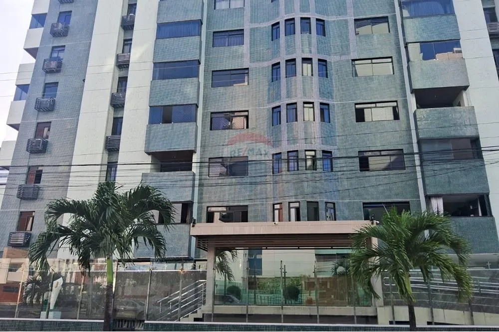 Furnished apartment, 132 m², with a glass-enclosed balcony — photo 72