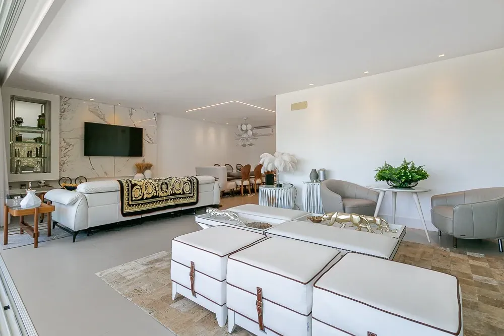 Furnished 198 m² apartment with 2 en-suite bedrooms