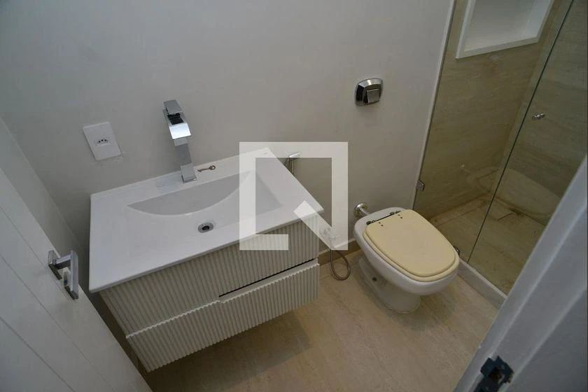 Apartment, 133 m², with a glass-enclosed balcony — photo 15
