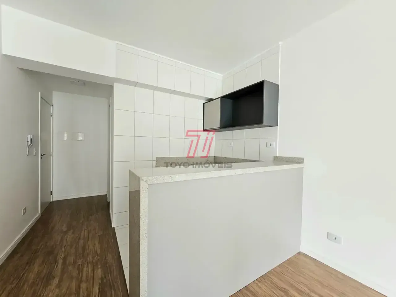 Studio bem cuidado com sacada e cozinha integrada — photo 4
