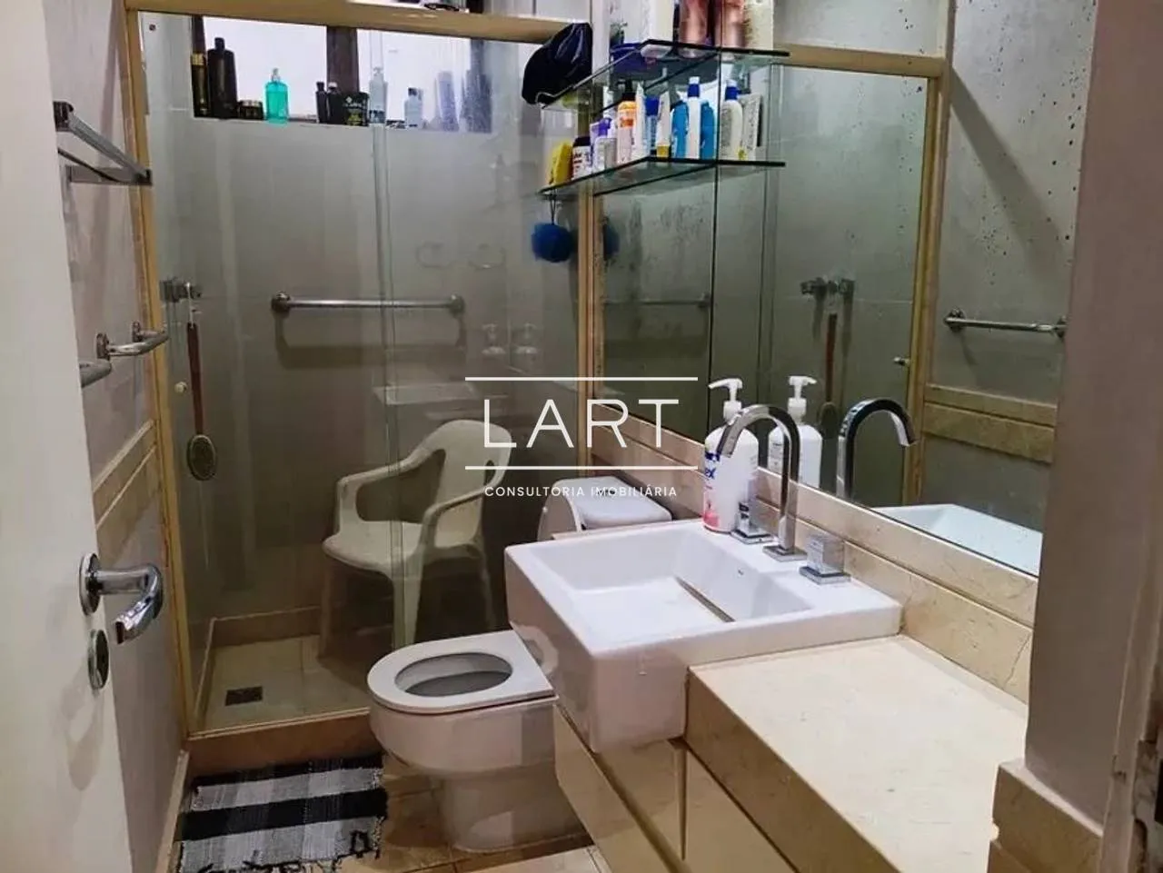 Furnished apartment, 250 m², with floor-to-ceiling windows — photo 30
