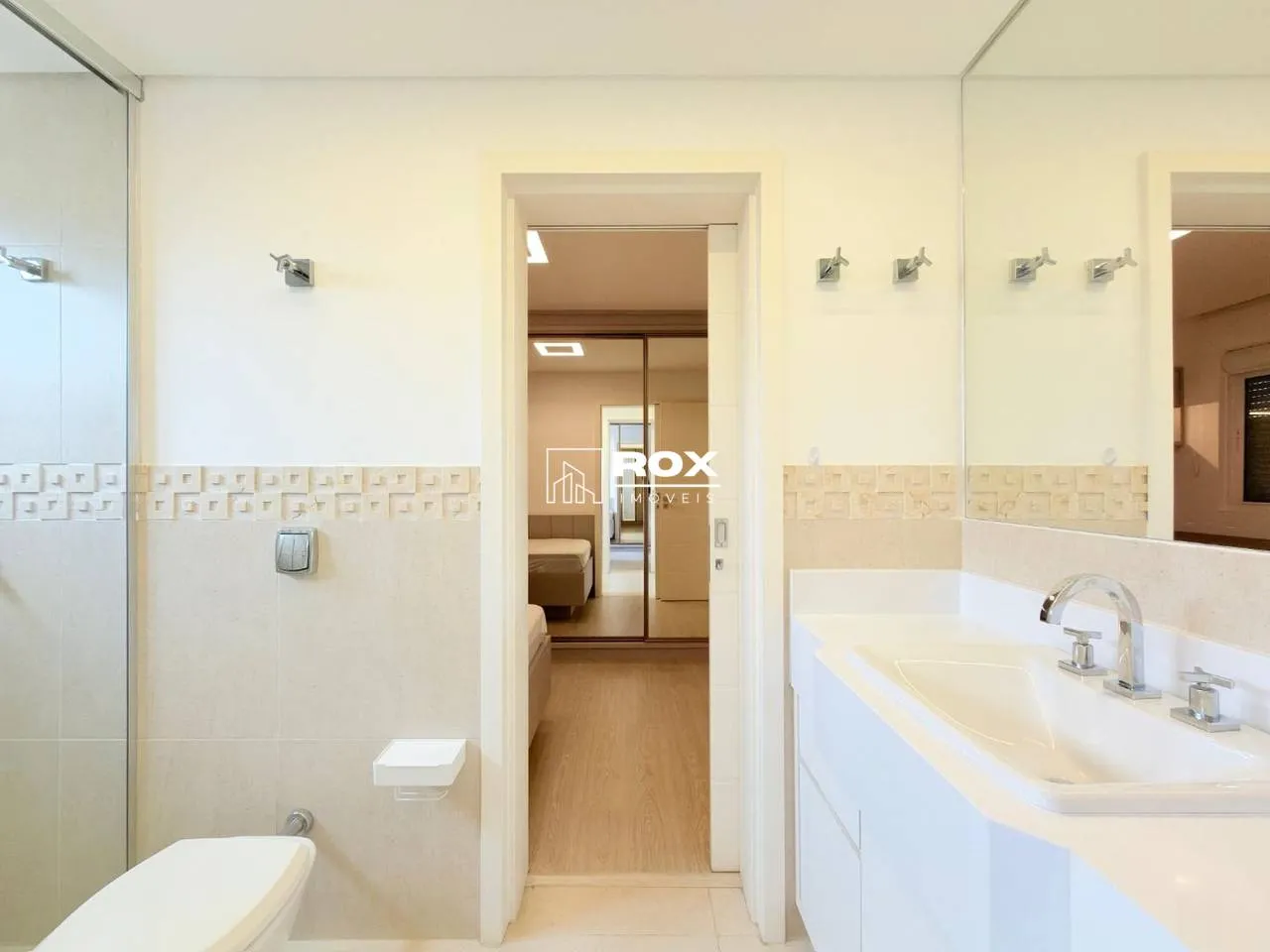 3-bedroom apartment with a jacuzzi in Curitiba — photo 30