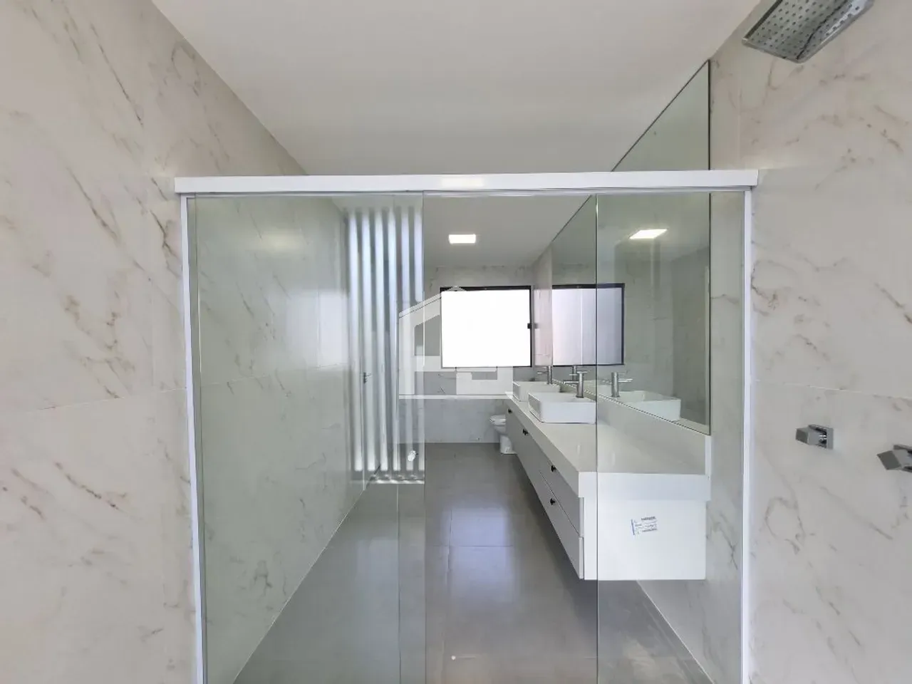 Triplex house with 4 bedrooms and 5 bathrooms, 2 parking — photo 3