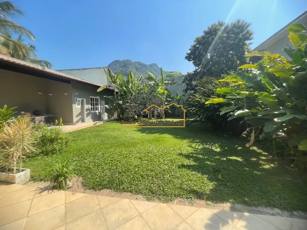 Casa com 5 quartos e 5 banheiros, 4 vagas e varanda — photo 32