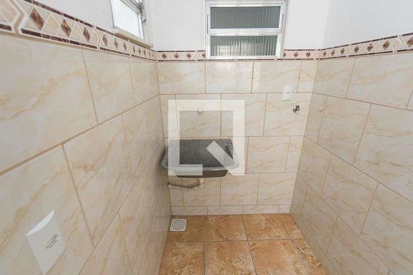 Apartamento de 1 quarto com box de vidro no banheiro — photo 29