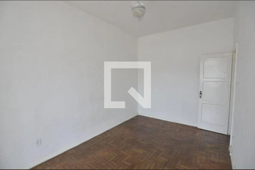 Apartamento com piso de madeira ou laminado, Benfica — photo 8