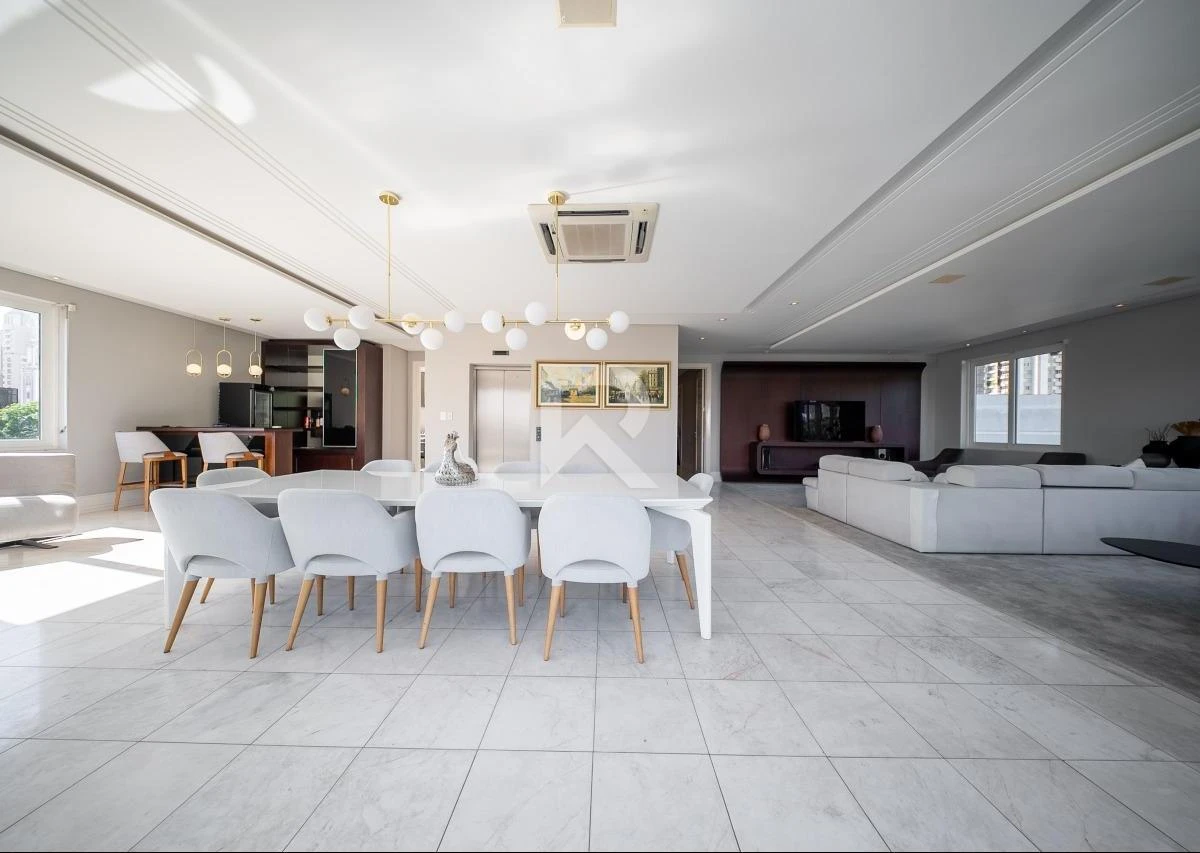 344 m² apartment with floor-to-ceiling windows and a bathtub — photo 43