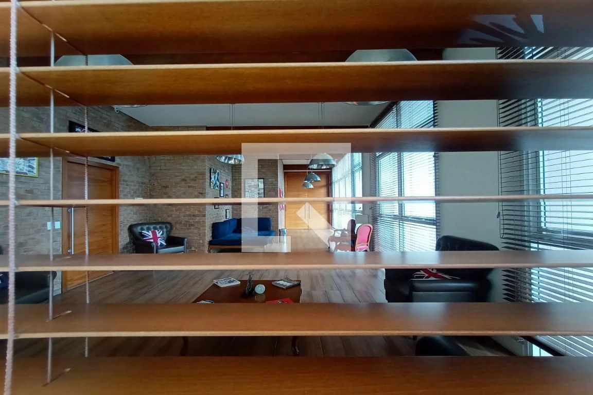 Furnished 3-bedroom apartment with 3 bathrooms and balcony — photo 75
