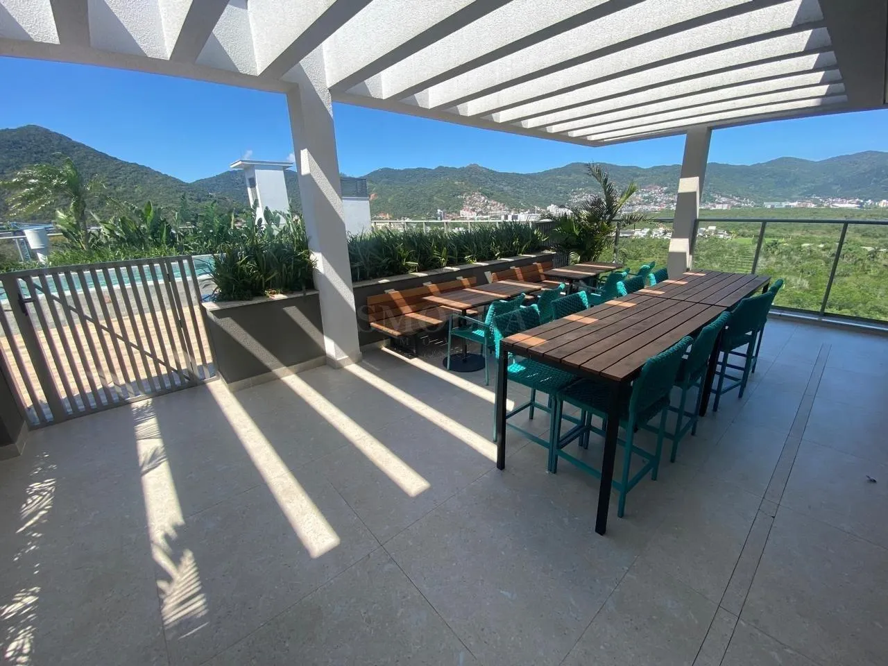3-bedroom apartment with a grill on the balcony — photo 13
