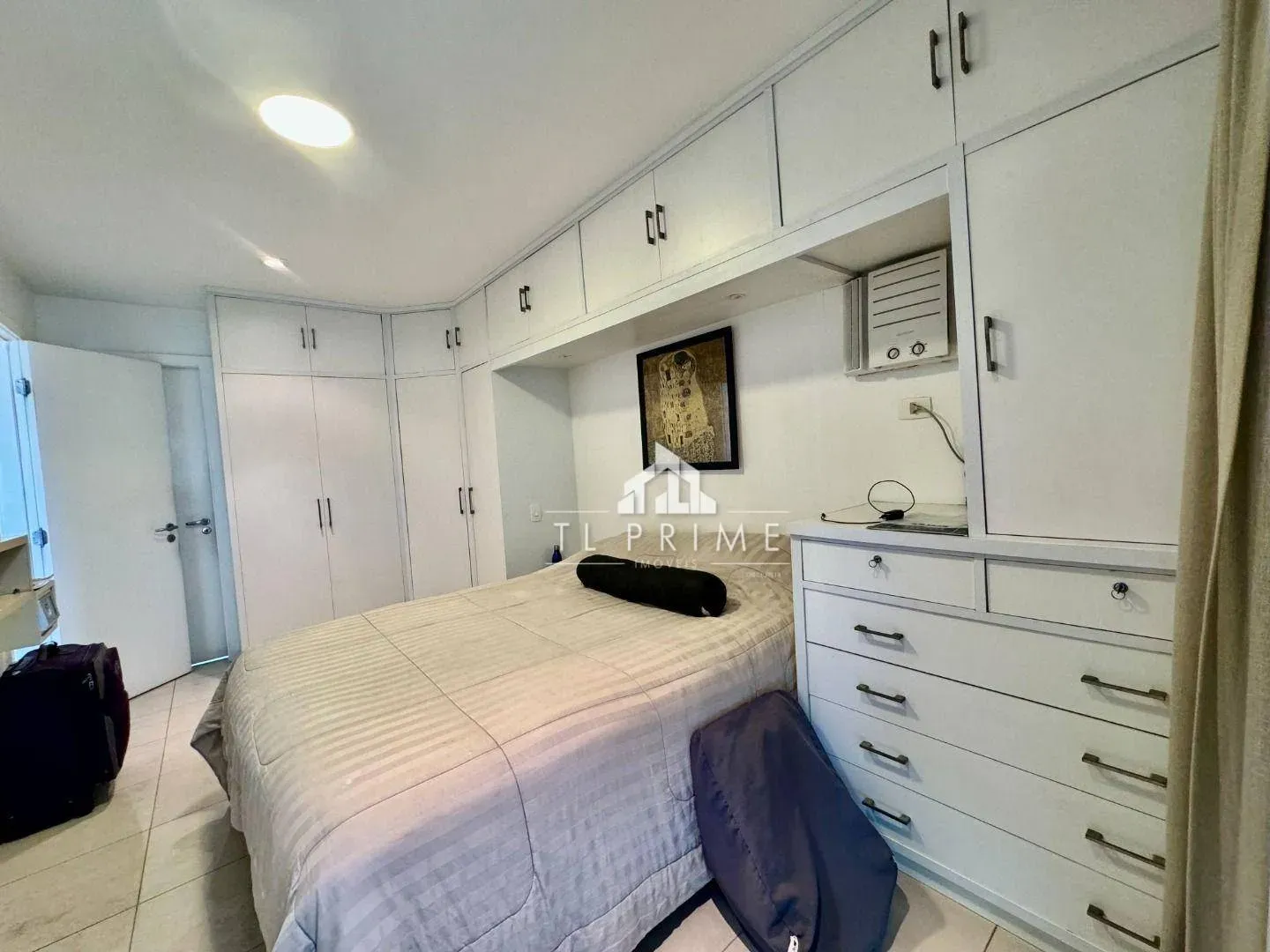 Furnished 4-bedroom penthouse with 205 m² — photo 27