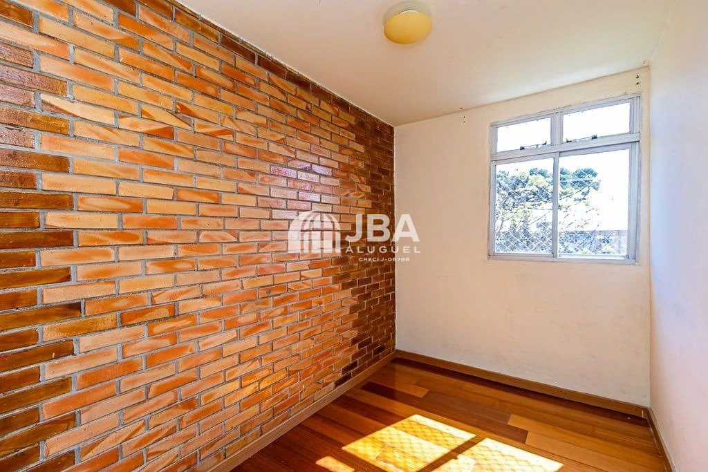 Wood or laminate floors in a 3-bedroom apartment, 78 m² — photo 13