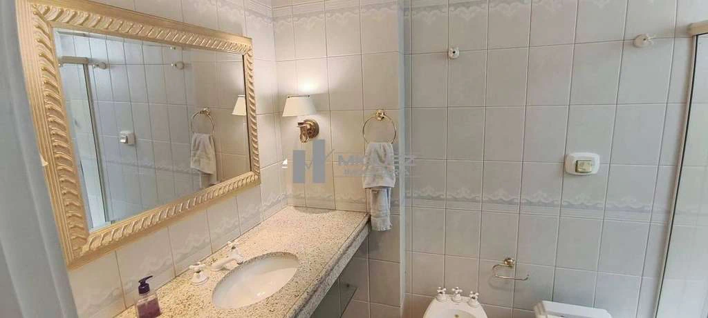 Furnished 321 m² apartment with 4 bedrooms and 2 parking — photo 10