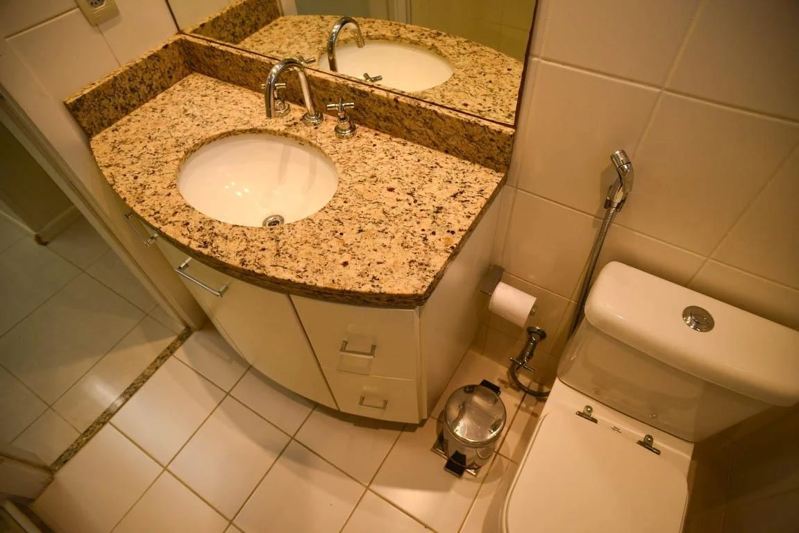 3-bedroom apartment with a glass-enclosed balcony — photo 32