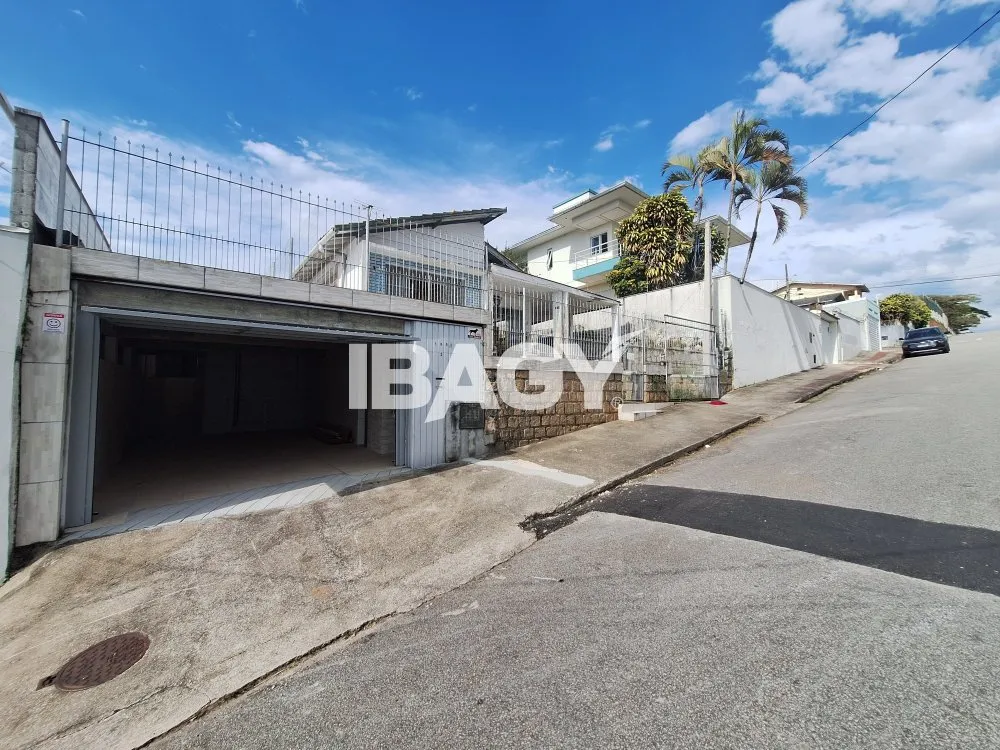 House with 4 bedrooms and 2 bathrooms, 100 m² — photo 14