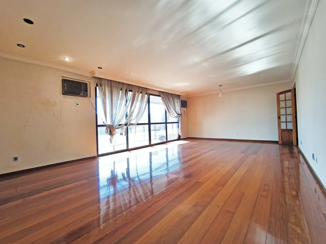 4-bedroom apartment with a home office in Rio de Janeiro — photo 4