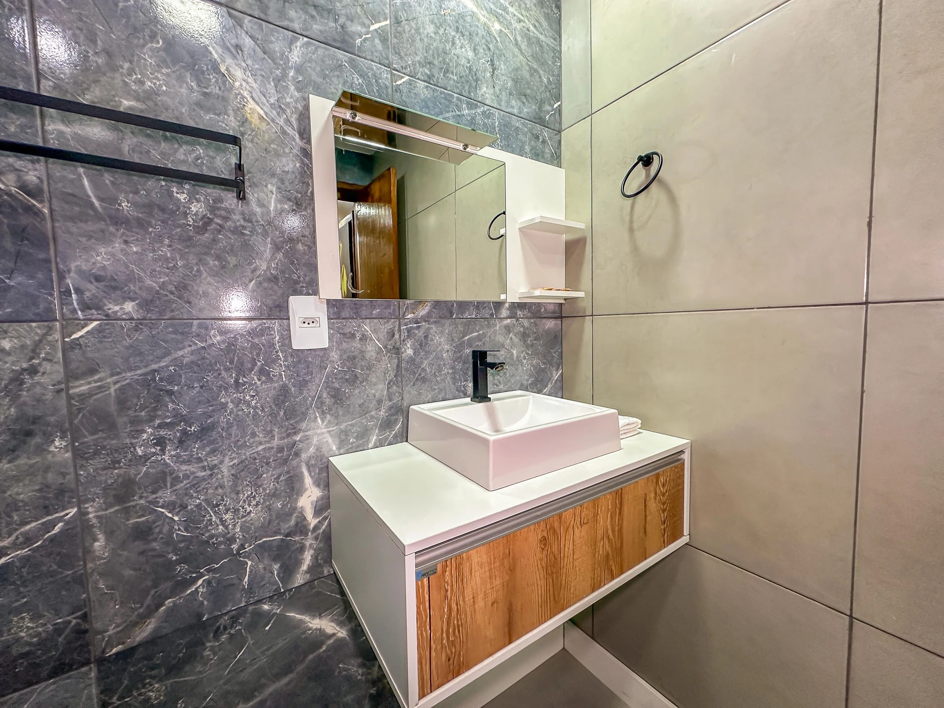 Home office in a one-bedroom apartment, 37 m² — photo 10