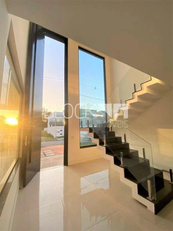 335 m² unfurnished house with 3 en-suite bedrooms — photo 27