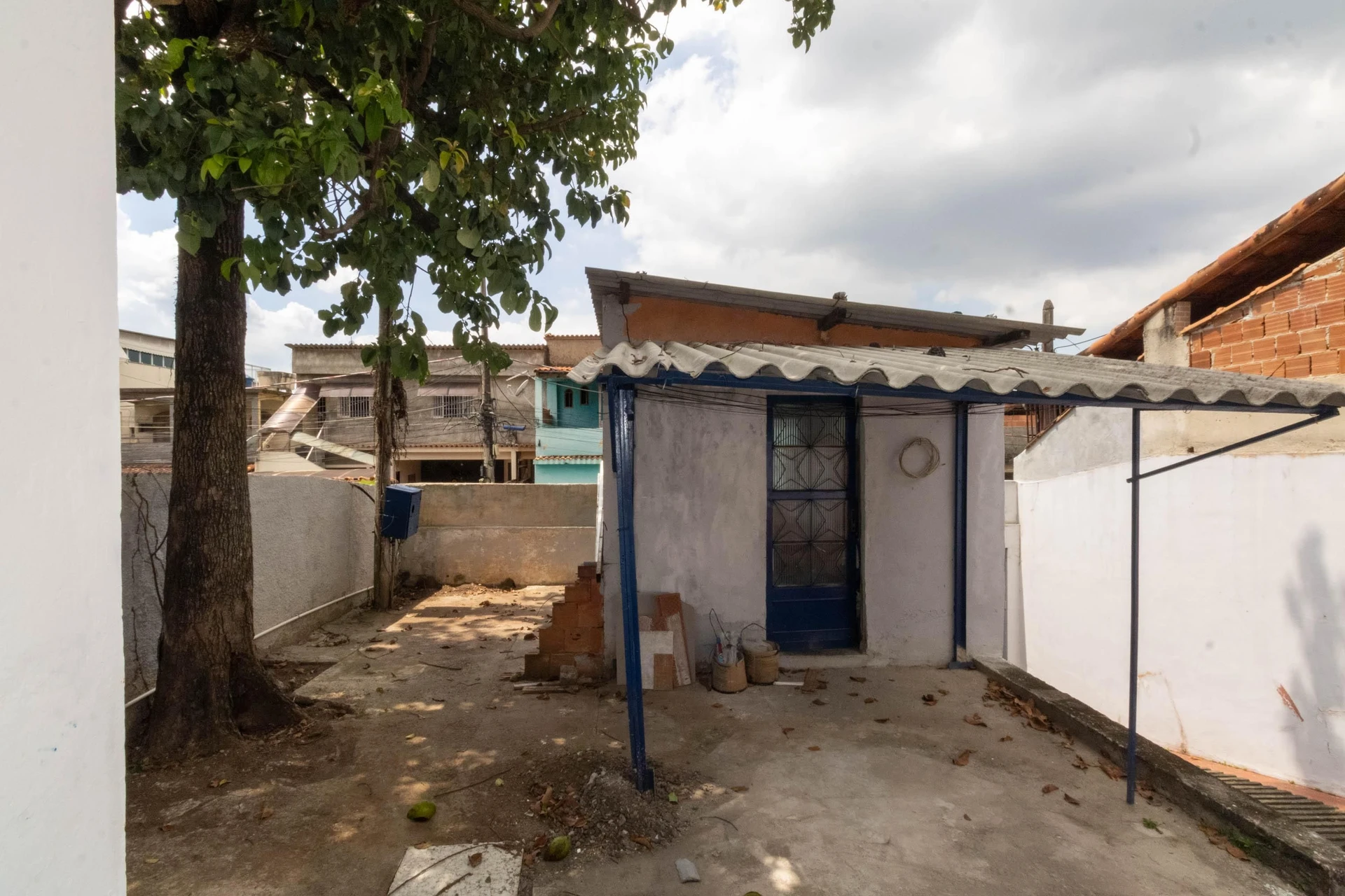 House with 3 bedrooms and a shared outdoor pool — photo 30