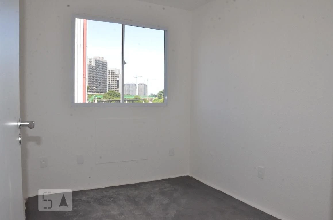 Balcony with a grill in a 2-bedroom apartment, 45 m² — photo 15