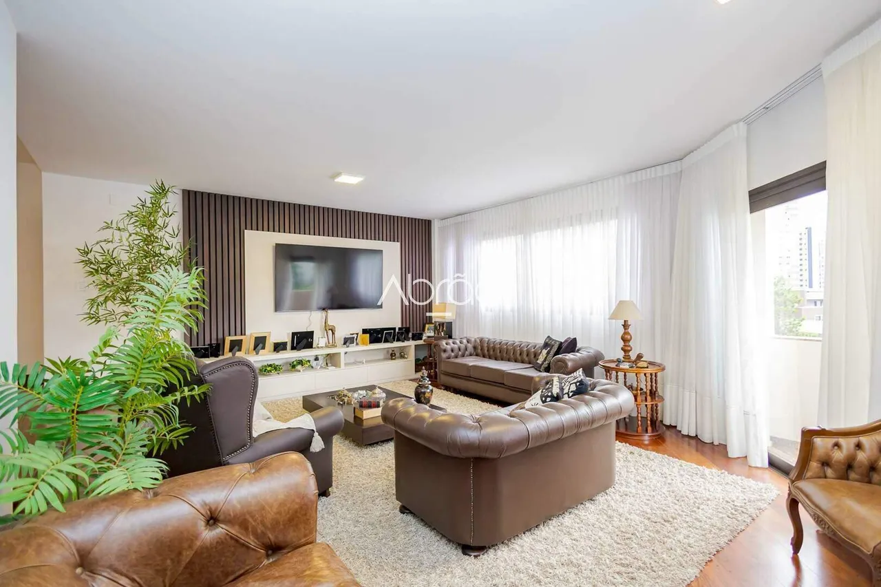 4-bedroom apartment with 2 en-suites and 427 m² — photo 2