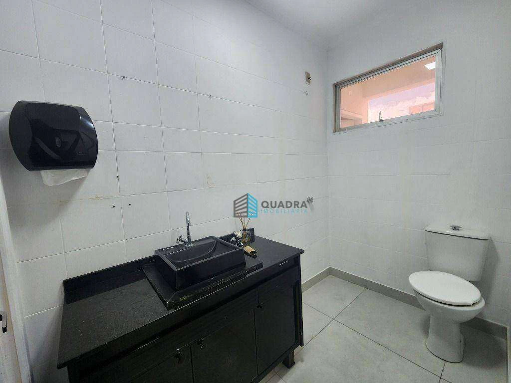 Casa com 360 m², 2 dormitórios e 5 banheiros — photo 3