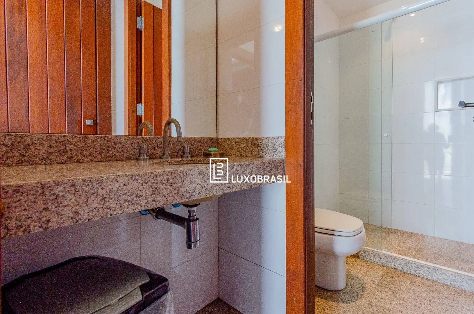 Furnished house with 6 en-suite bedrooms and 9 parking — photo 65