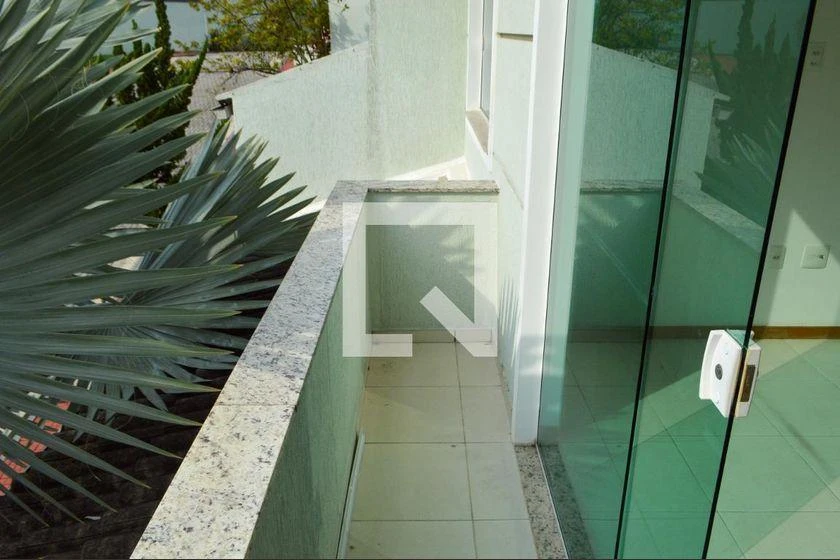 188 m² house with 4 en-suite bedrooms and 3 parking spots — photo 6
