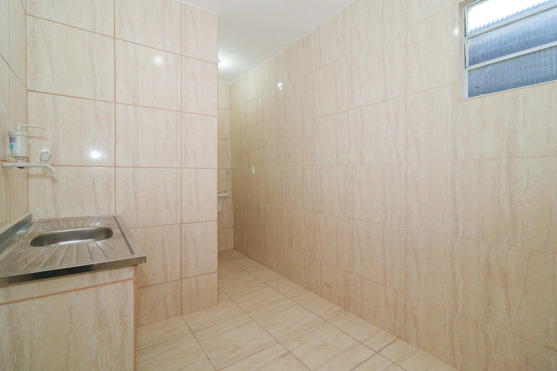 2-bedroom apartment with separate kitchen and no parking — photo 2