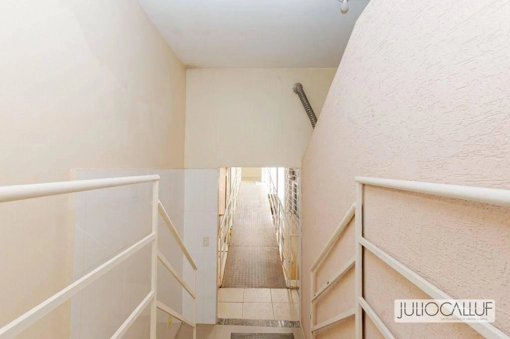 4-bedroom house with a washing machine in Curitiba — photo 35