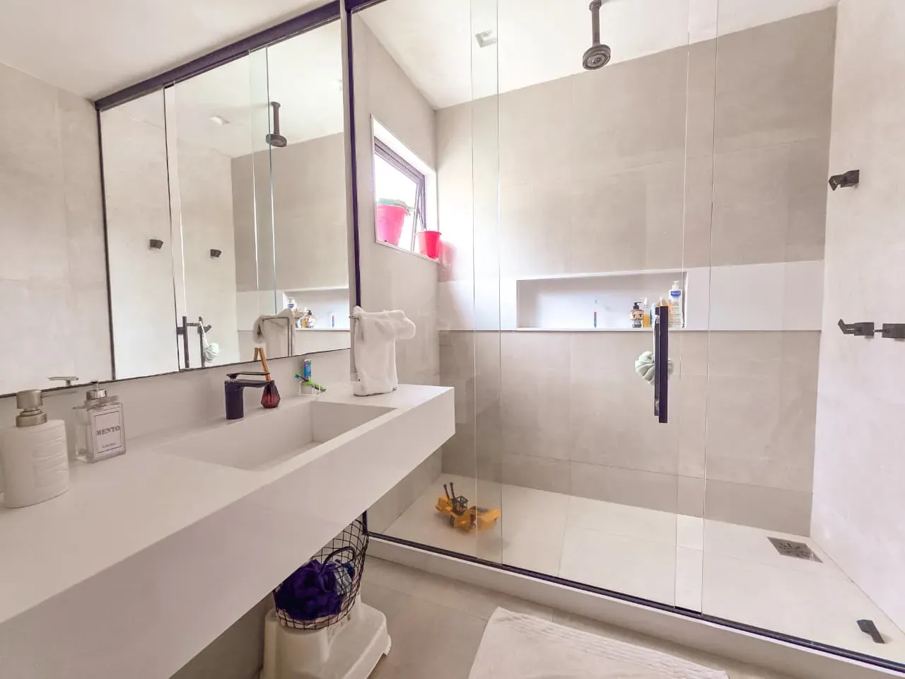 Furnished house, 920 m², with a bathtub — photo 19
