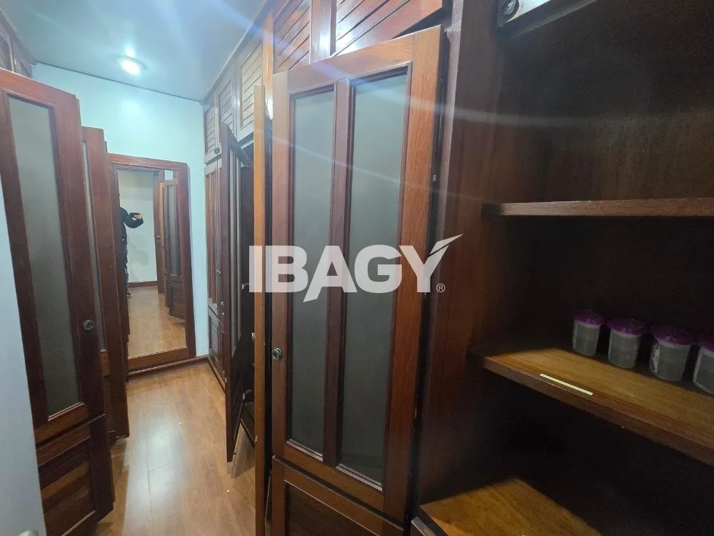 Furnished 512 m² apartment with a enclosed balcony — photo 25