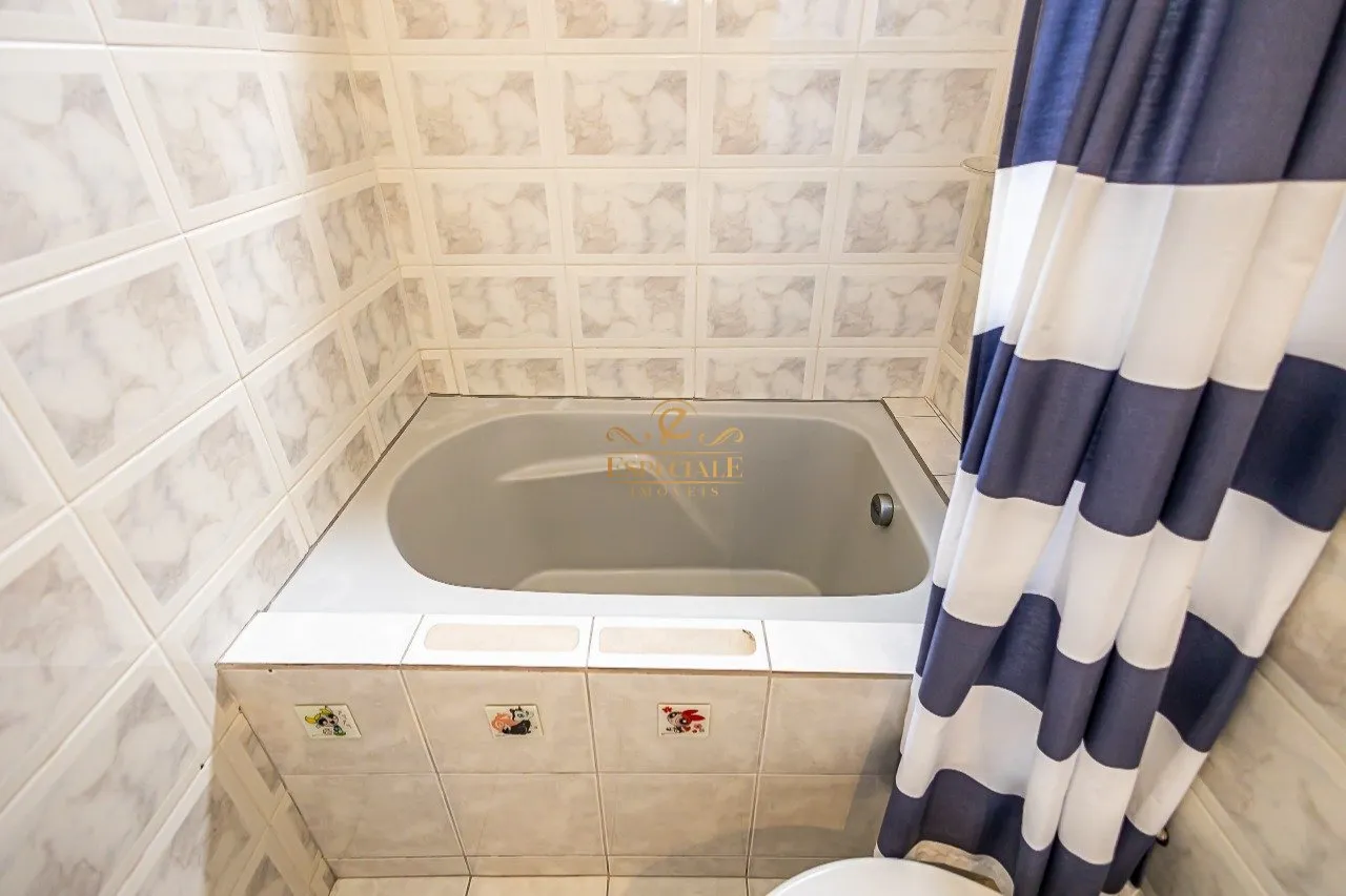Apartment with 3 en-suite bedrooms and balcony — photo 31