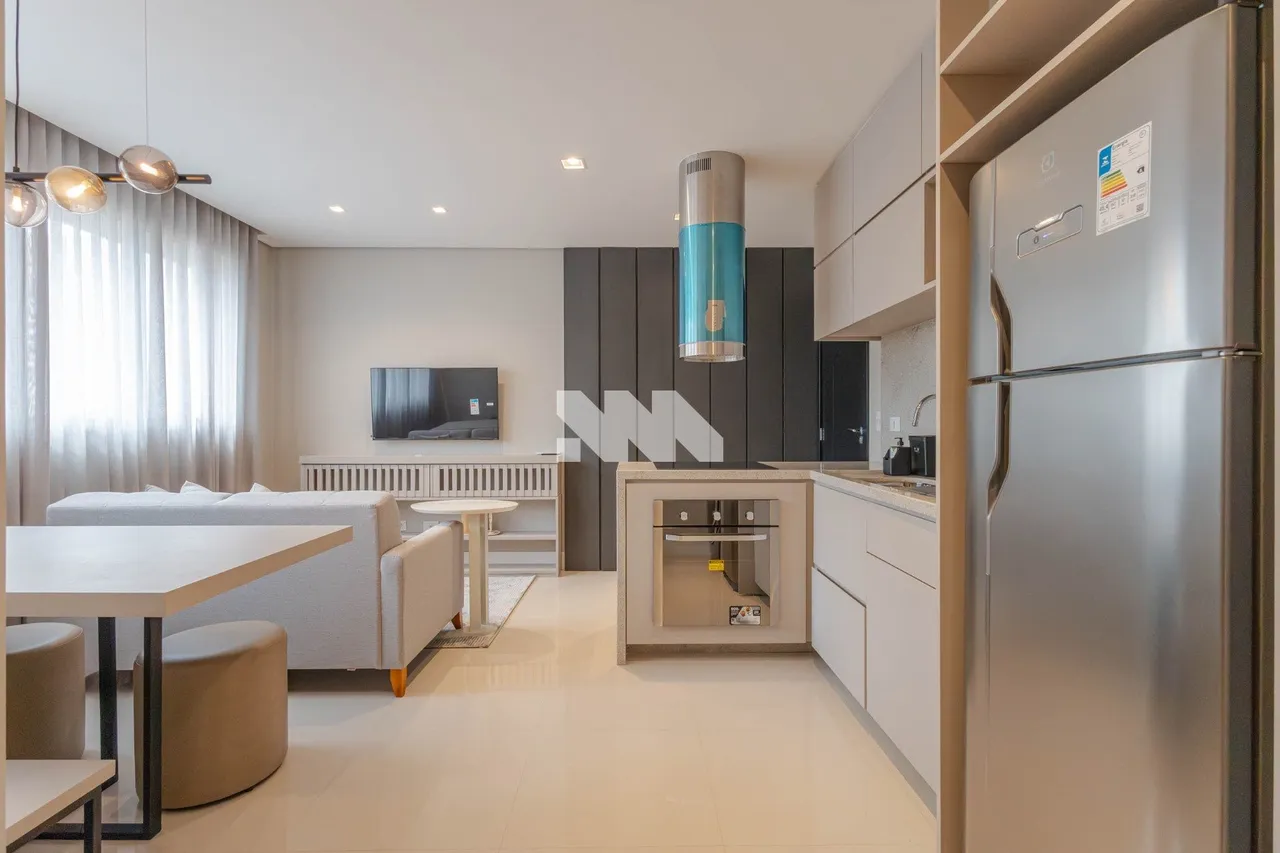 Furnished 1-bedroom apartment with open-plan kitchen — photo 9