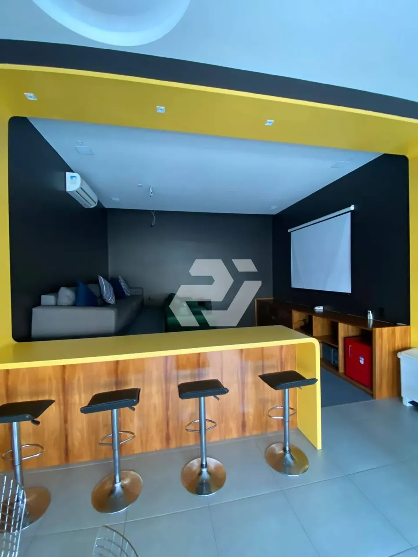 3-bedroom apartment with a private pool — photo 25