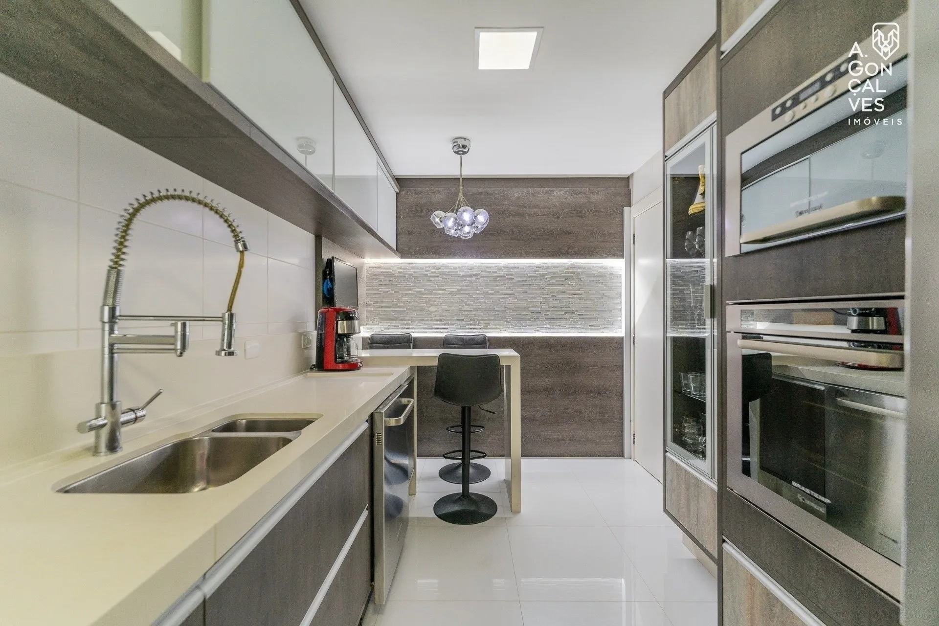 Квартира с 3 спальнями, 5 санузлами и 3 местами — photo 27